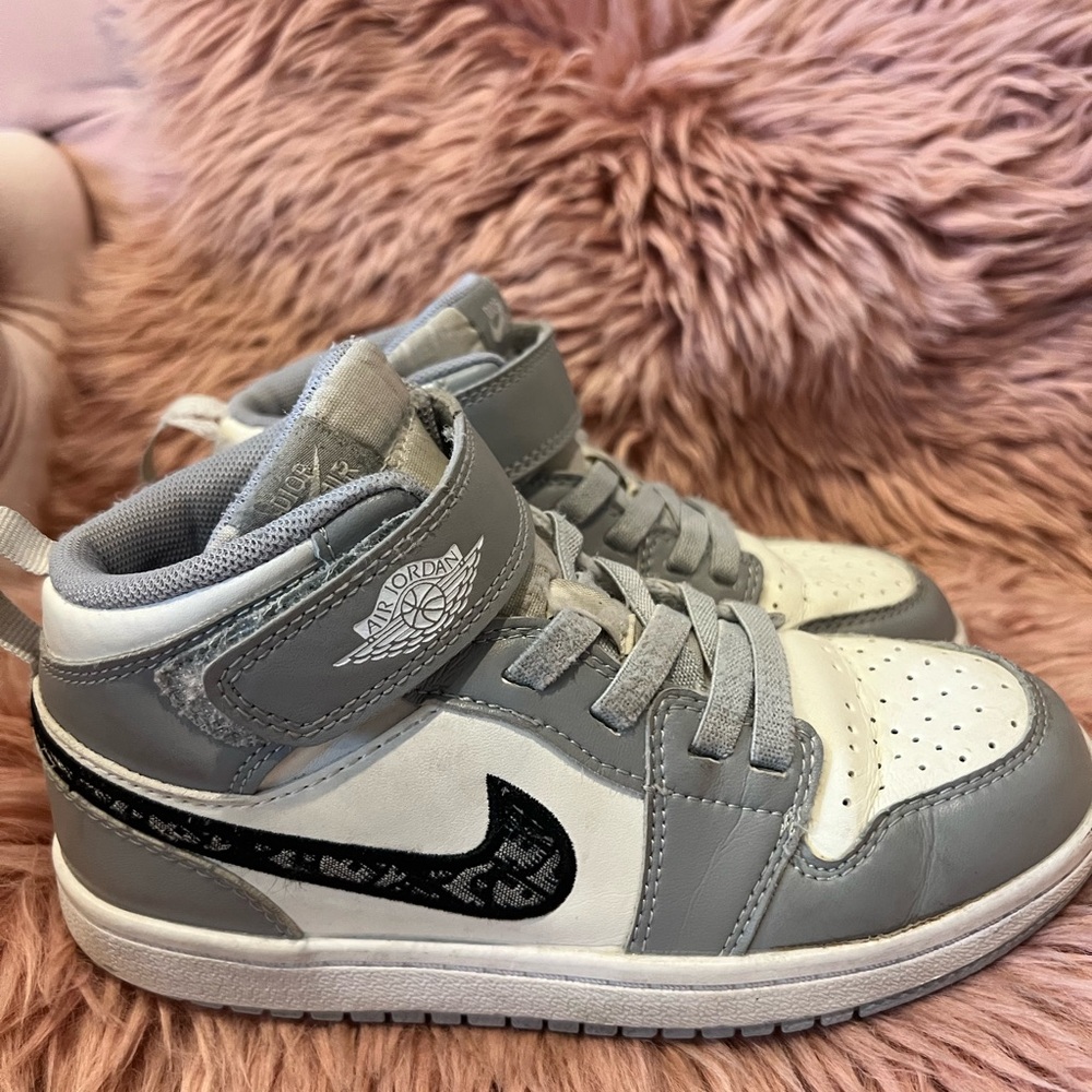 Air Jordan Dior Nike girls sneakers